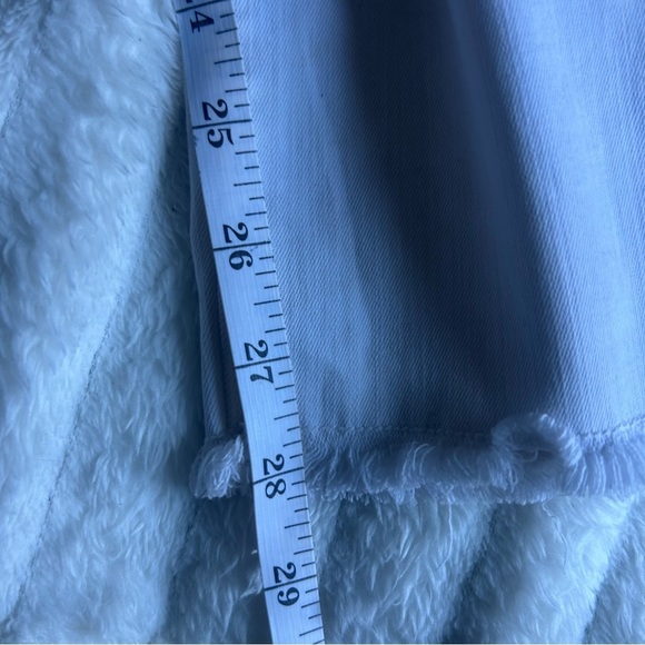 Sneakpeek Women’s US9 White Mid Rise Distressed Jeans - Picture 3 of 14